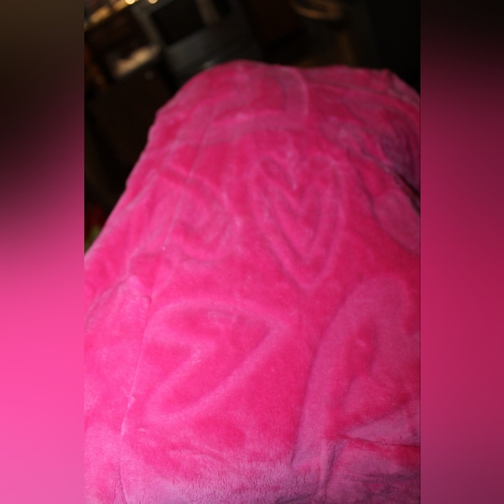 Pink Hearts Colsie Robe - Picture 3 of 12